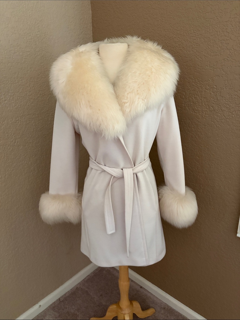 Mar Del by Rice Faux Fur-Trim Belted Trench Coat like new size M